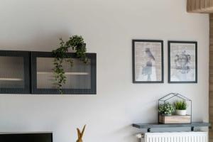 Modern Family Apartment with Parking and Balcony in the City Center by Noclegi Renters