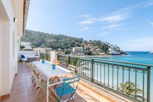 Beachfront Apartment Port de Soller