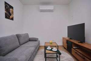 NEW! Adriatic Shell Apartments - 10 min to Beach