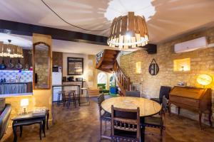 Agréable maison au pied du Chateau