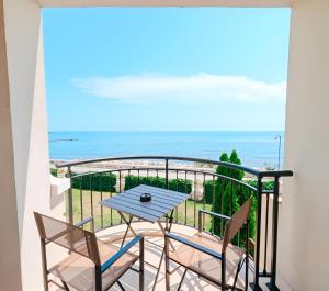 Blue Marine Apartment, complex Carpe Diem Balchik, free Parking