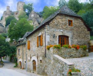 Gite Belcastel -Village d’Exception