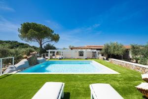 Casa sul lago private heated pool img1