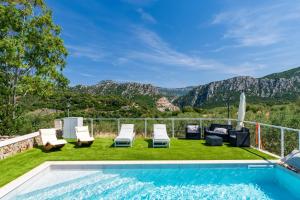 Casa sul lago private heated pool img35