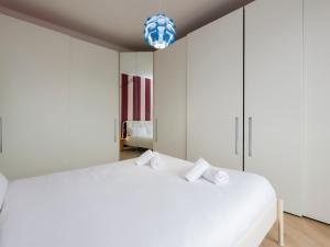 I-Host - Spacious 3BR Apt - Balcony - Sleeps 7