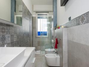 I-Host - Spacious 3BR Apt - Balcony - Sleeps 7
