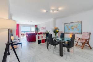 Superb Large Apartment on the Beach