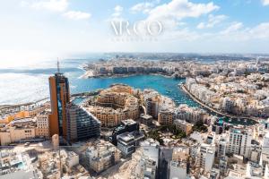 Mercury Tower Exclusive 1BR w Rooftop Pool by Arco Collection