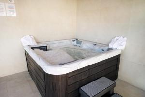 Villa Rosa com Piscina e Jacuzzi
