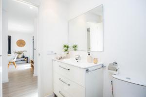 White suites 3