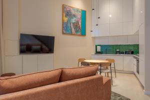 Duplex - ManMar Residences