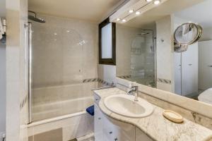 Roses Frontline perfect for family