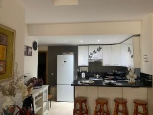 Spacious 2 bedrooms beachfront apartment