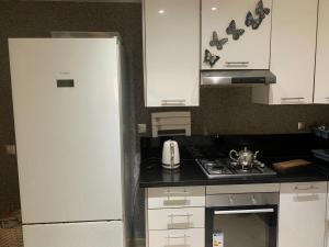 Spacious 2 bedrooms beachfront apartment