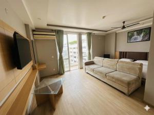 Holyday Stay Inn
