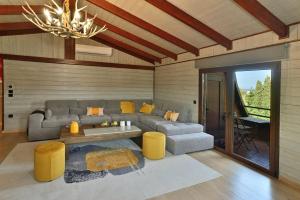 Pool Villa Desmira