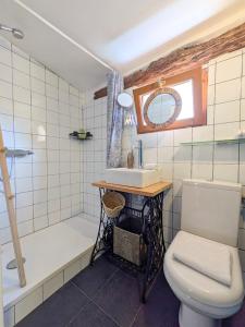 Grand studio, coin nuit & terrasse, plein centre