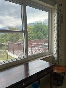 Scenic 3BR Villa with Mountain View, Lawn andTerraces