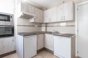 Two bedroom apartment beside marina