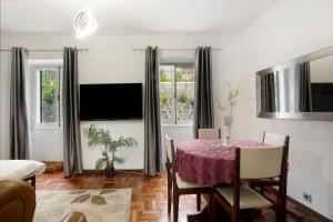 Carros De Cesto Do Monte