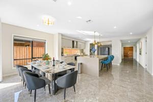Stunning Park-fronted Luxury Grand Family House!