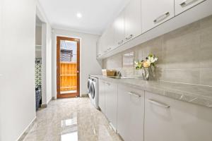 Stunning Park-fronted Luxury Grand Family House!