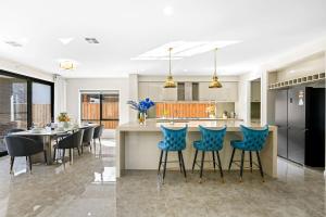 Stunning Park-fronted Luxury Grand Family House!