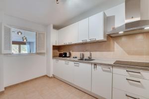 3 Bed Apartment In Benahavis