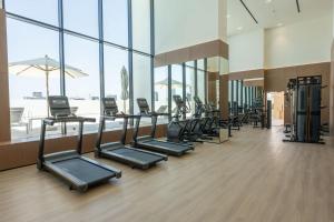 Free housekeeping visits during your stay - StayShort - Modern Studio in JVC Sleeps 2 with Balcony and Pool