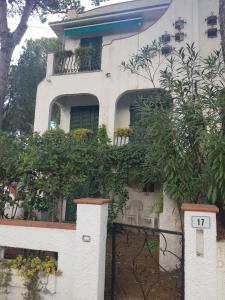 Villa Su 3 Piani Con Giardino