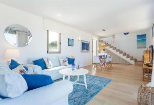 Sunny Townhouse With Terrace in Son