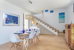 Sunny Townhouse With Terrace in Son