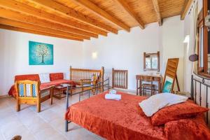 Lunapetra House - 3 Min from Beach