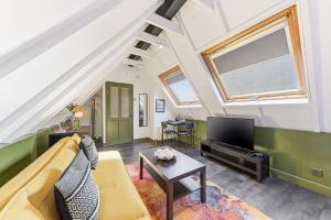 Bright & Unique Loft Studio - Harrogate Hideaway