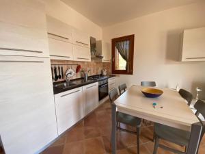 Villetta Mirto piscina condivisa