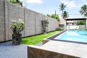 Villa R