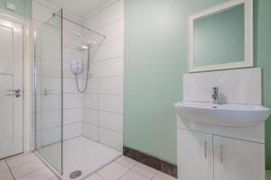 3 Bed in Pwllheli oc-bow77