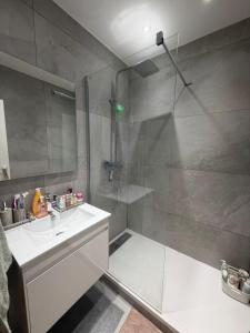 Beau 2 pièces au Cœur du Carre dOr, clim