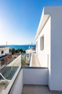 Sinani Apartment - Sea View Balcony & Jacuzzi Gem