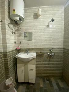 Krishna Apartment Homestay - Entire 3BHK flat - full ac