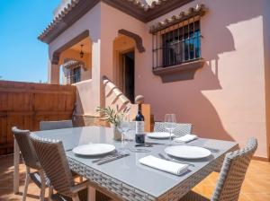 Casa con terraza cerca del pueblo solo alquilamos a familias