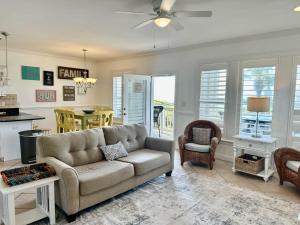 Emerald Isle - Ocean Club, beach front condo