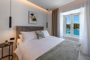 La Porta Cavtat, seaview in the center