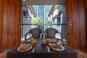 SaffronStays Petals Blue Poppy Cottage