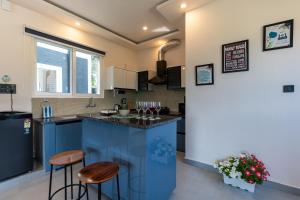 SaffronStays Petals Blue Poppy Cottage