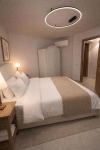 5BR villa with pool - steps to Puntaldia beach