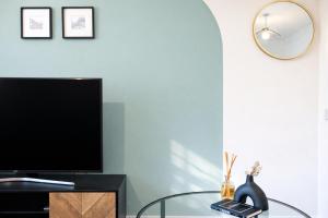 2 Bedroom Spacious Duplex with Free Parking Near The University - By Spencer & Jackson Short Lets & Serviced Accommodation Oxford