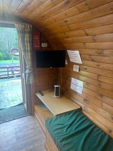By The Way Campsite, Hobbit Hut 1