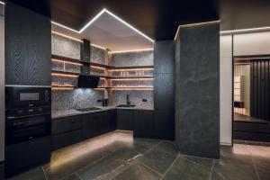 29-361 Manhattan, Beresteiskyi 11, Kyiv, Politekh metro nearby, panoramic city view, 15 kW backup power, Petrovdom Apartment