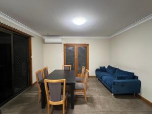Spacious Queen Room, Auburn - A7